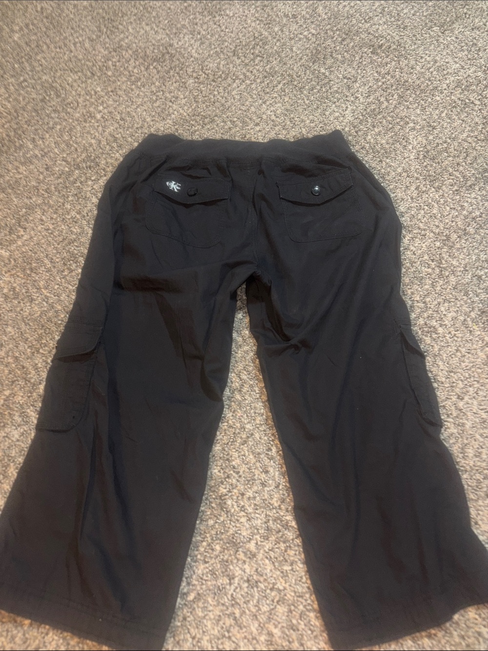 100% cotton Black Cargo Capris with Utility Pockets - Picture 5 of 6